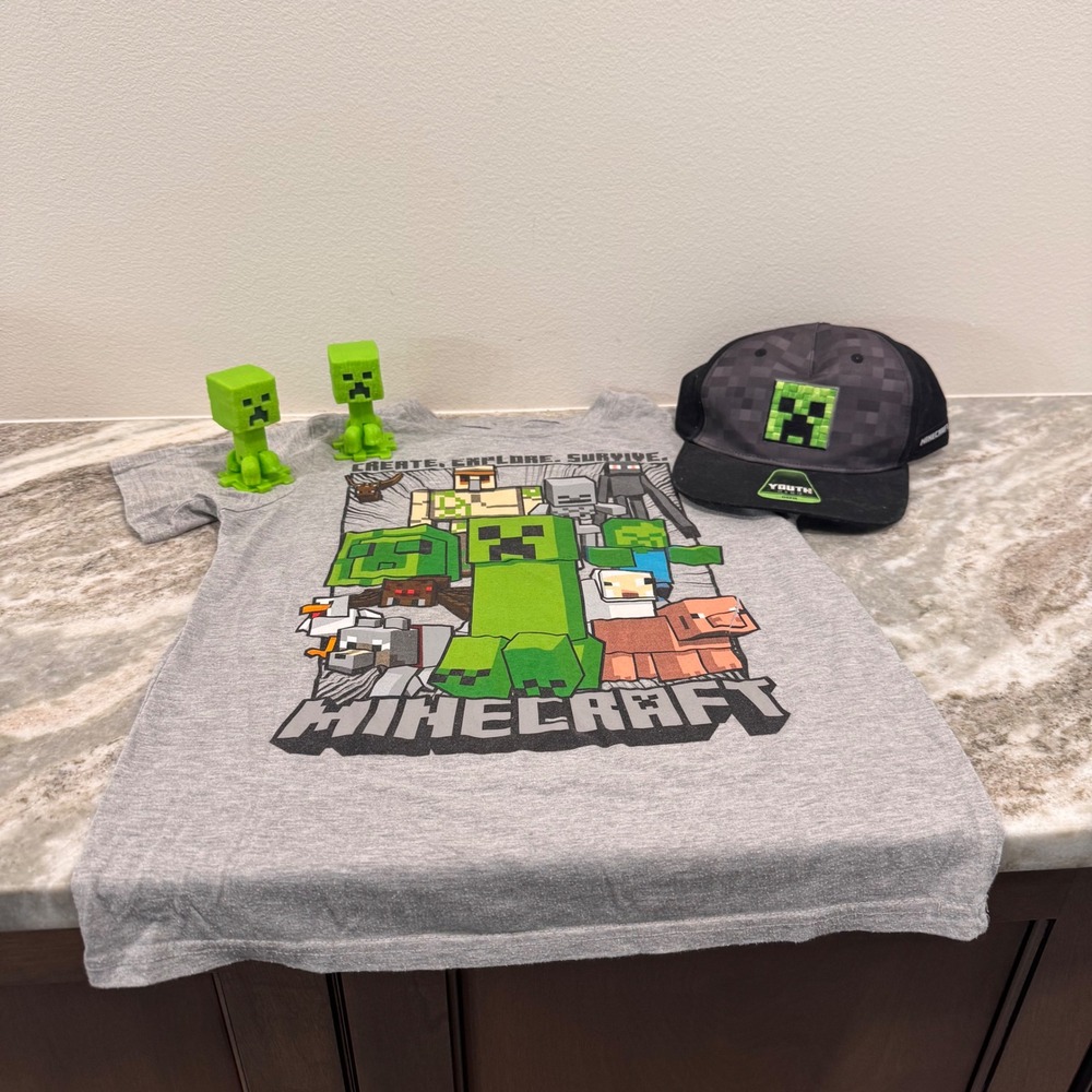 Minecraft Youth Bundle Mojang T-Shirt Large Hat Snapback Creeper Figures 4pc Set